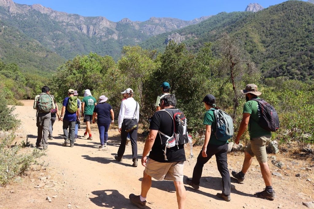 Actividad comunitaria en Santuario de la Naturaleza Cerro Poqui